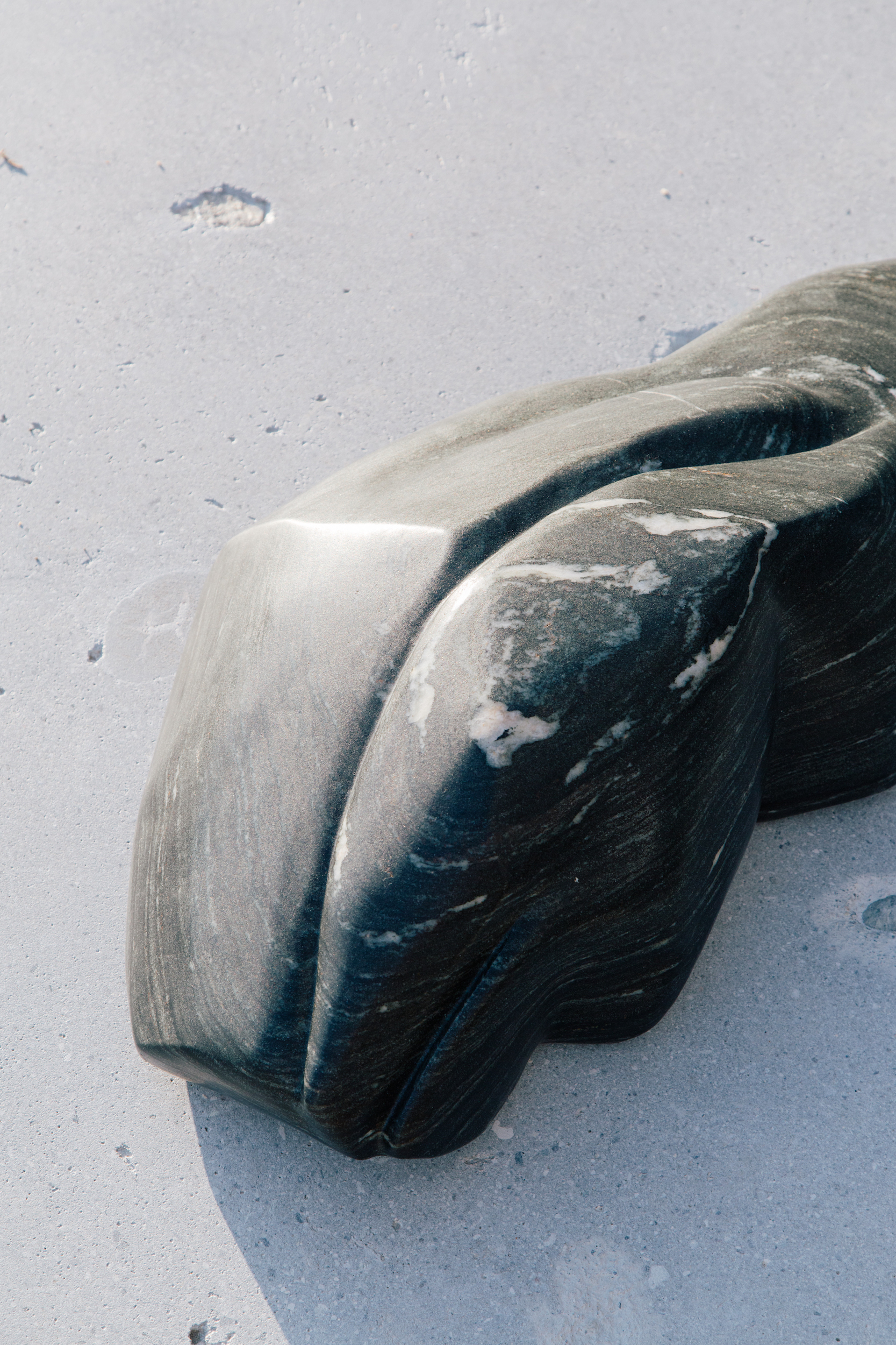 Sacha Rappo, détail réfractaire (ruissellement), 2024